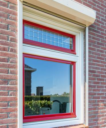 Raam met inzetkozijn